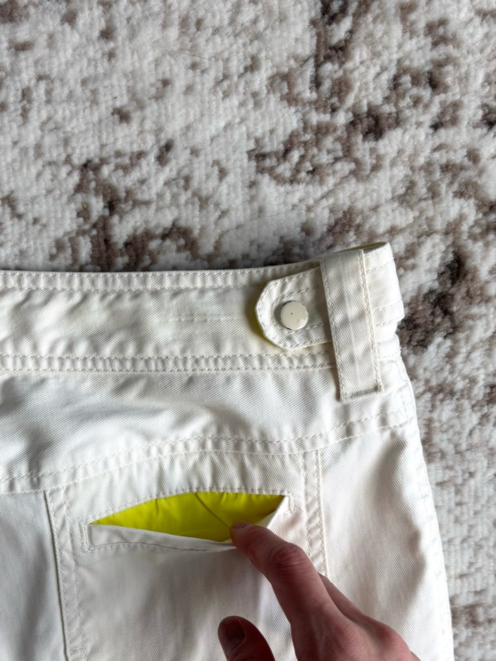 Y2K Armani Exchange Off-White Utility Cargo Pants with Yellow Accent - Picture 4 of 9